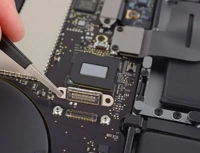 Profesjonalna naprawa urządzeń Apple i MacBook